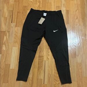 Nike Black Slim Fit Joggers - Men’s Large